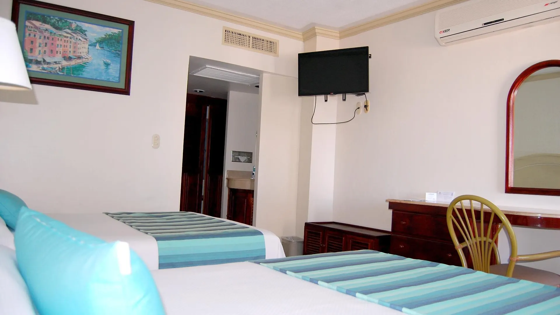 Hotel Playa Marina Mazatlan 2*,